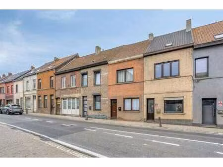 maison rénovée avec 4 chambres et beau jardin