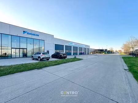 instapklare kantoren en randaccomodatie (860m²) en 16-tal...