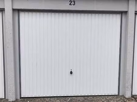 gunstig gelegen garagebox nr 23.