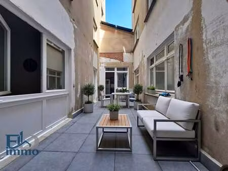 grand appartement avec terrasse privative — namur