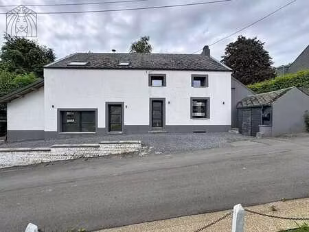 maison 4 façades avec studio indépendant. cadre d'exception.