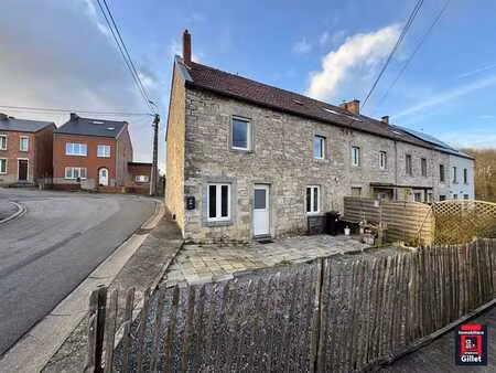 maison en pierre au beau potentiel d’aménagement