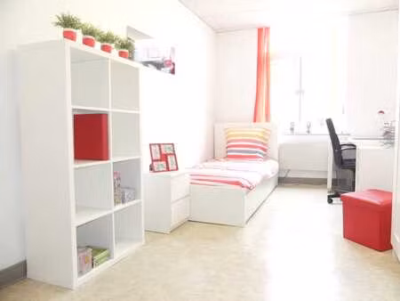chambre lumineuse a proximite de l'universite