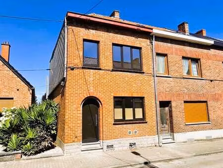 maison d'habitation 3 façades entièrement rénovée