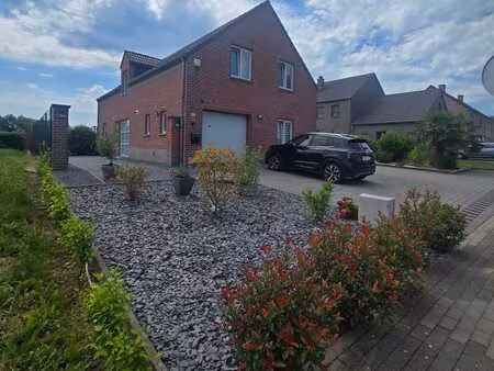 villa 5 ch avec piscine et jardin