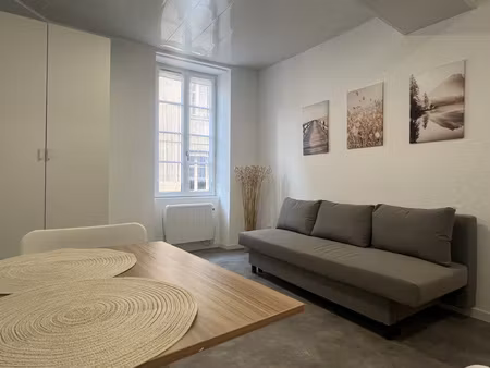 studio meublé - centre-ville de senlis
