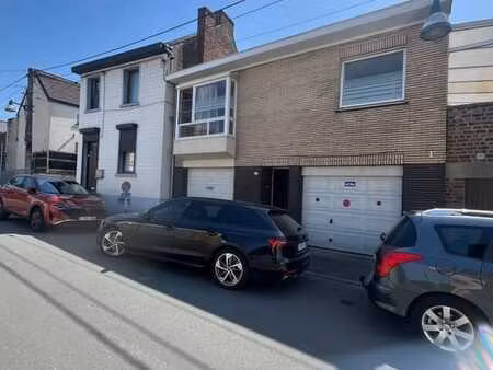 maison 2 chambres avec terrasse et 2 garages