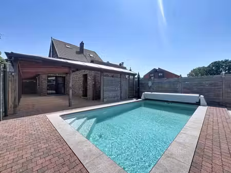 maison 3 façades avec piscine – tertre