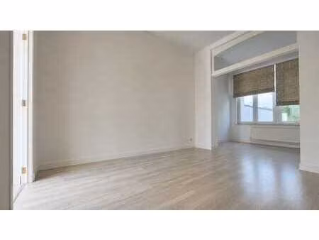 magnifique appartement duplex avec jardin à l'entrée de la v