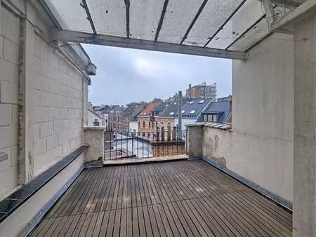 studio avec une magnifique terrasse