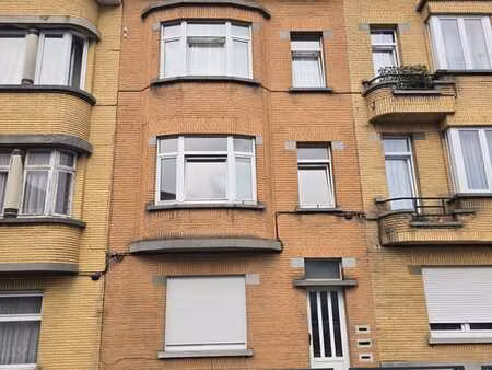 appartement 2 chambres à louer à berchem-sainte-agathe