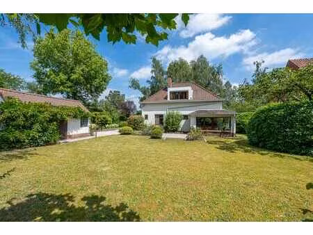 maison de caractère sur un terrain de 916 m² avec 3 chambres