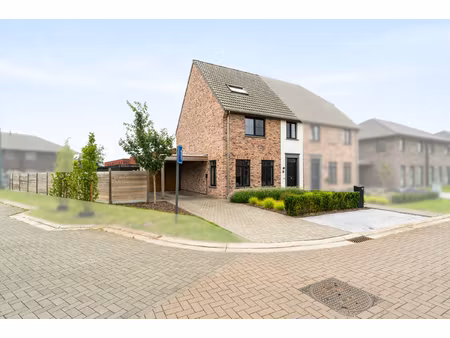 huis te koop in lievegem met 4 slaapkamers