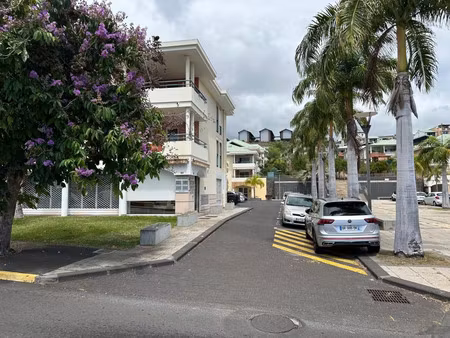 duplex de luxe à vendre à saint gilles les bains