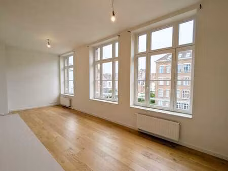 appartement 1 ch lumineux dans immeuble rénové
