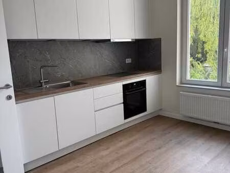 triplex rénové 130 m²  3 chambres  haut de st-gilles  2 wc