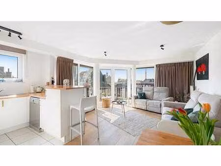 appartement d’angle ensoleillé avec 2 chambres à vendre