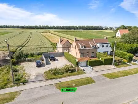 maison unique avec atelier  garage et vue imprenable sur le…