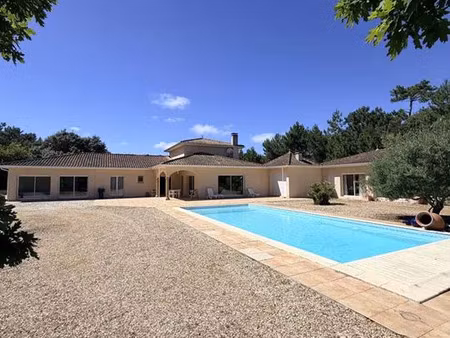vente maison 9 pièces 315 m² soulac-sur-mer (33780)