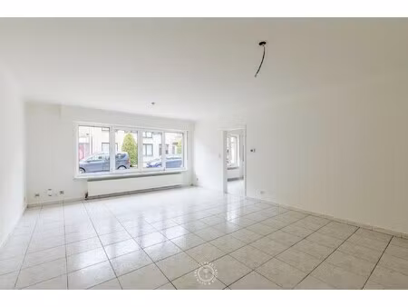 appartement te huur in sint-niklaas met 2 slaapkamers