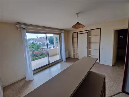 location appartement 1 pièce 33 m² à riom (63200)