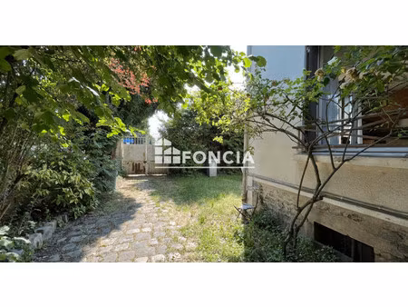 maison de luxe à vendre dans le quartier la faiencerie-le clos saint cyr