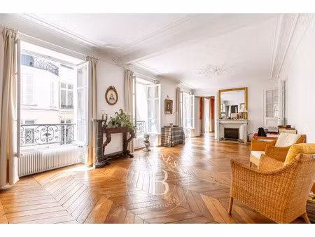 appartement de luxe à vendre dans le quartier saint philippe du roule