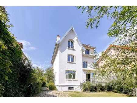 maison de luxe à vendre dans le quartier mairie