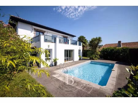 maison de luxe à vendre dans le quartier nord