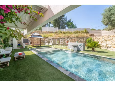 maison de luxe à vendre dans le quartier est