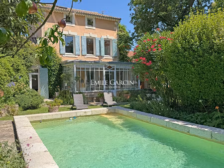 maison de luxe à vendre à saint-saturnin-lès-avignon