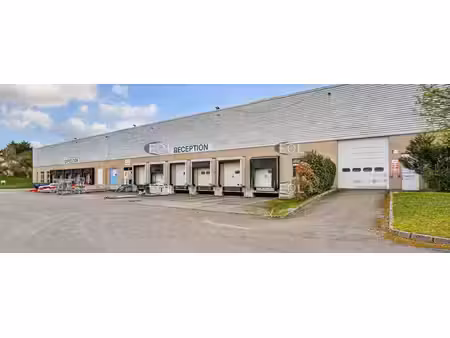 location entrepôt coignières 78310 713m² à 8470m²