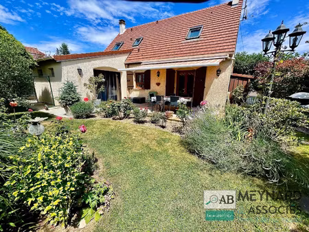 maison indépendante à vendre à guerard- 4 chambres - 2 garag