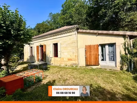 authentique maison en pierre de plain-pied 106m2 avec 4 chambres et jardin