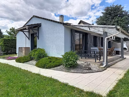 maison proche des commodites dans la verdure