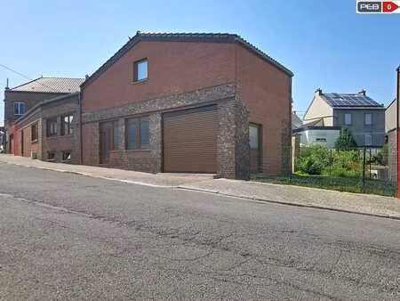 maison deux chambres avec garage et jardin