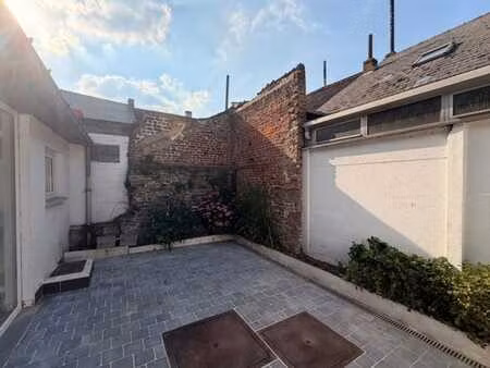 ravissante petite maison de village des années 1700