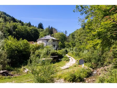 maison de luxe à vendre à saint-cassin