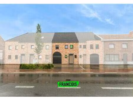 maison neuve avec 3 chambres  garage et jardin.