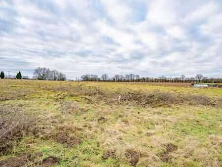 terrain à bâtir plat avec possibilité d’agrandissement