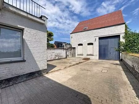 wemmel | dépôt 240m² + bureau – accès e40/r0  parking