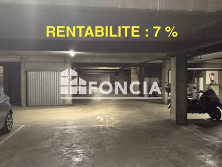 14 places de parkings. renta 7%