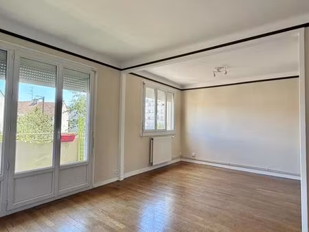 dijon  appartement t3 de 52 43m² avec cave  grenier  balcon (et garage possible)