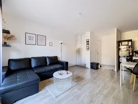 appartement t3 avec terrasse et parking - quincy-sous-sénart