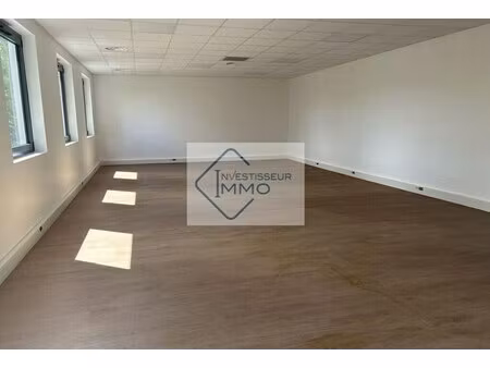 location bureaux 122 m²