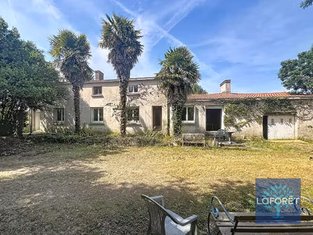 corps de ferme - la garnache 6 pièce(s) 172.59 m2