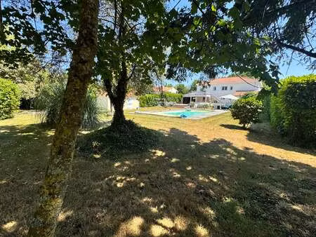 vente maison piscine au poiré-sur-vie (85170) : à vendre piscine / 209m² le poiré-sur-vie