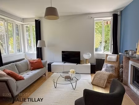 orleans dunois  maison a vendre  rénovée  grand jardin et stationnements sécurisés . exclu