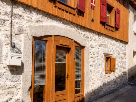 charmante maison de village  rénové avec goût
