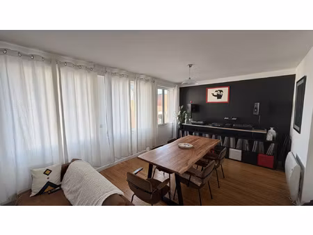 coeur de ville appartement spacieux 89m2  t3 avec 2 chambres